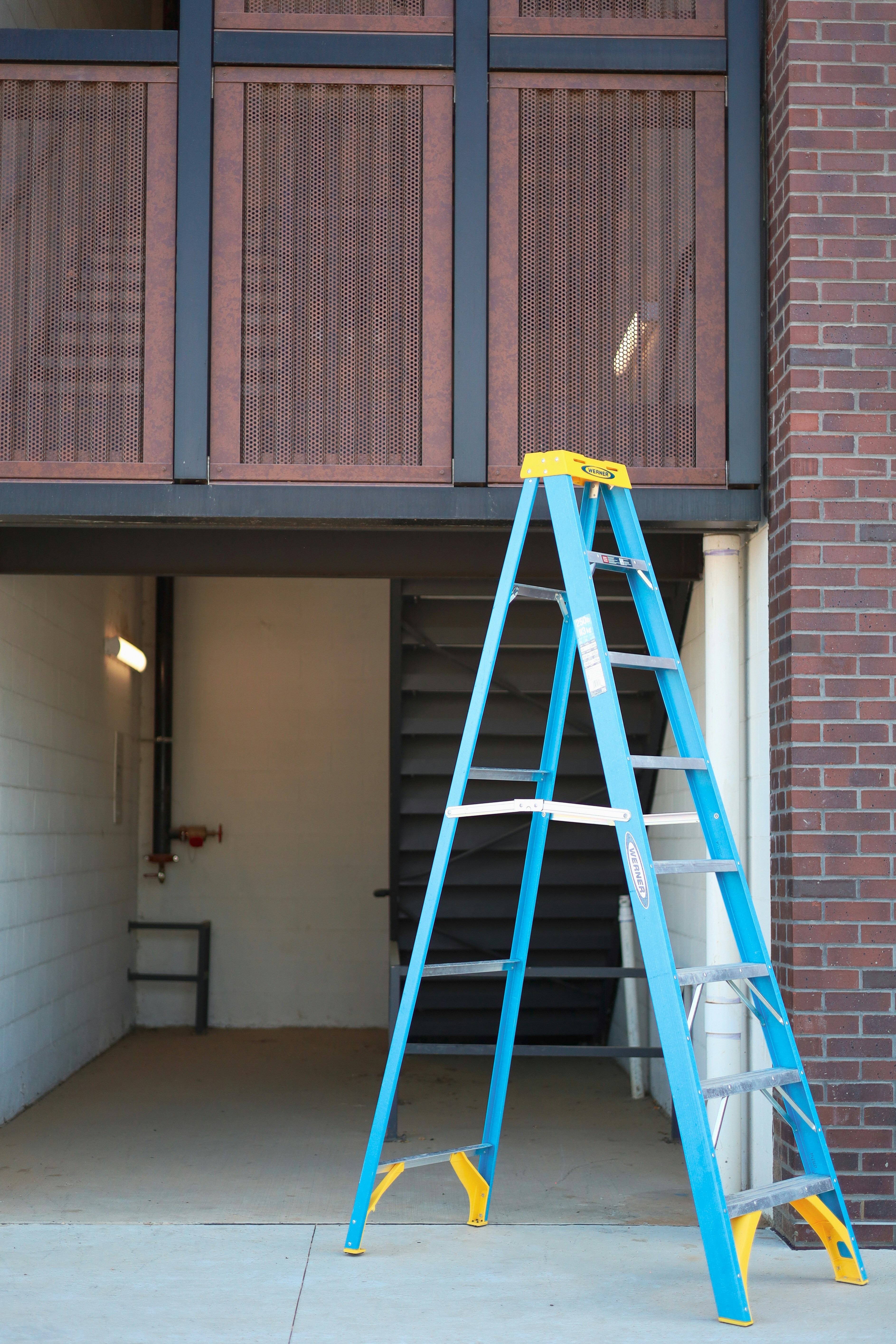 Strata equipment storage